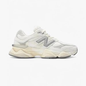 New Balance 9060 Sea Salt Concrete – Baskets unisexes beige et blanc cassé en daim et mesh U9060ECA